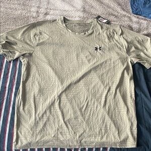 Under Armour Men's Sage Green Tee